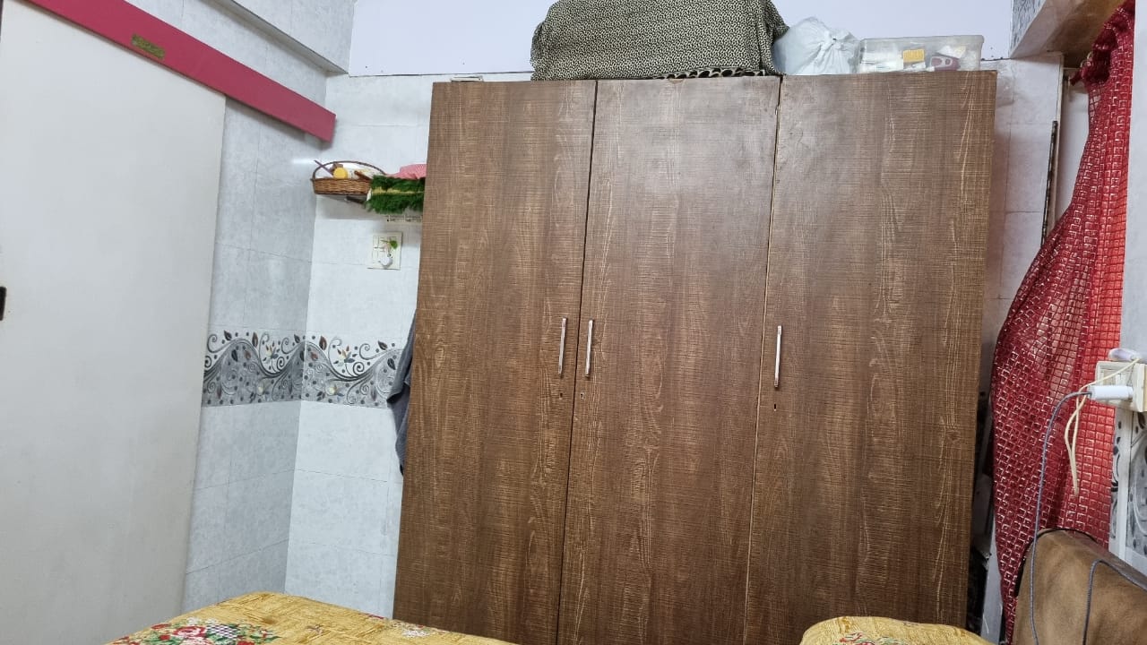 2 BHK Semi Furnished in Asma Palace , Bandra West